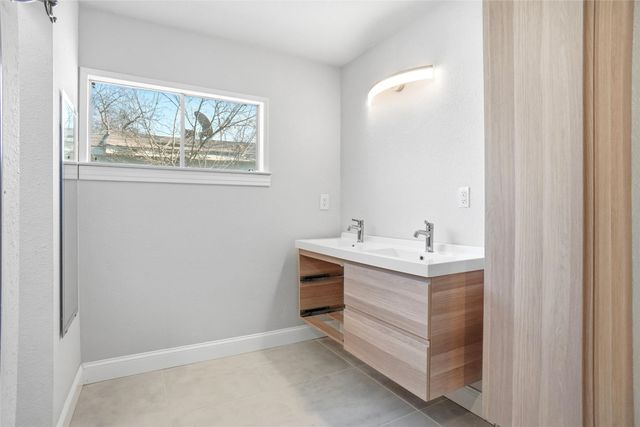 5801 Posey Lane, Haltom City, TX 76117