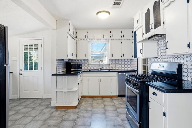 5801 Posey Lane, Haltom City, TX 76117