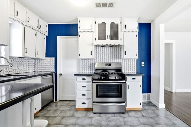 5801 Posey Lane, Haltom City, TX 76117