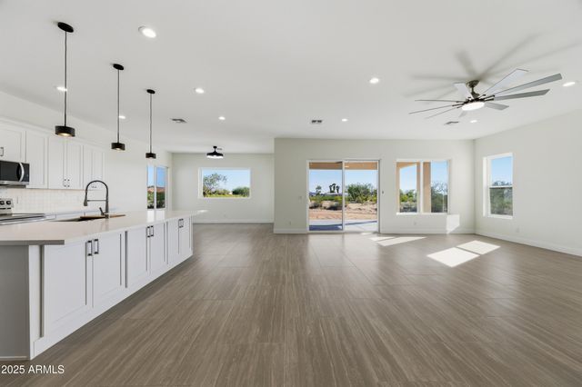 10039 N Burris Road, Casa Grande, AZ 85122