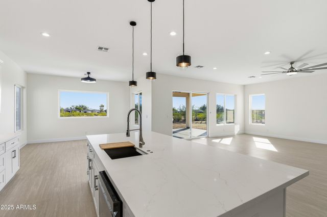 10039 N Burris Road, Casa Grande, AZ 85122