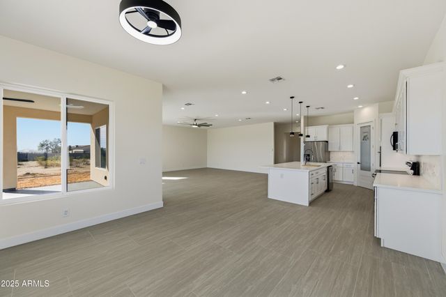 10039 N Burris Road, Casa Grande, AZ 85122