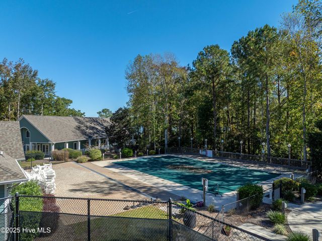 102 Whimbrel Way, Hampstead, NC 28443