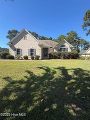 102 Whimbrel Way, Hampstead, NC 28443