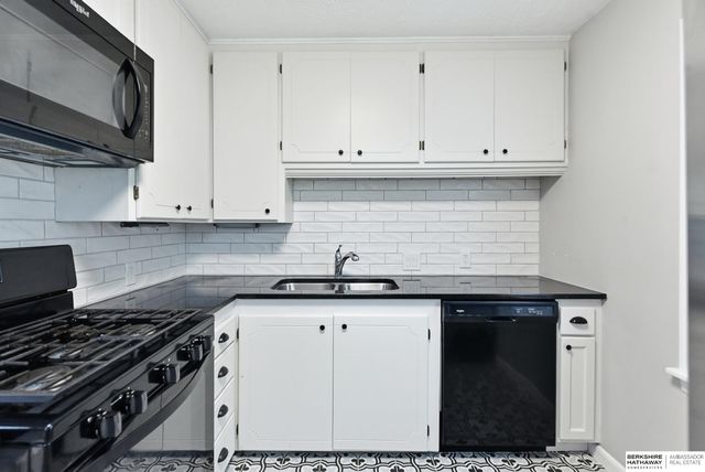 1705 S 54th Street, Omaha, NE 68106