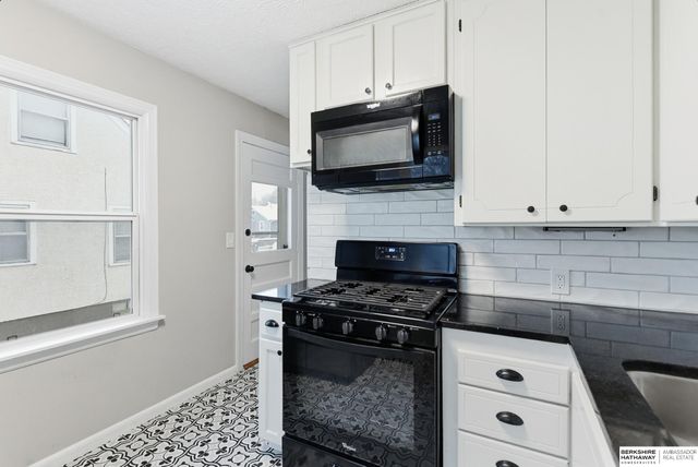 1705 S 54th Street, Omaha, NE 68106