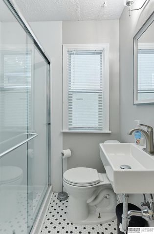 1705 S 54th Street, Omaha, NE 68106