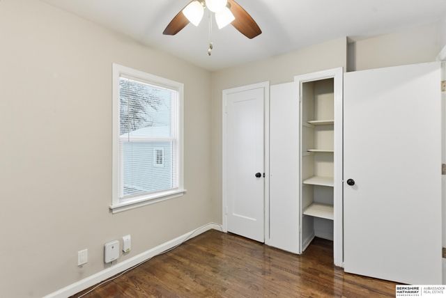 1705 S 54th Street, Omaha, NE 68106