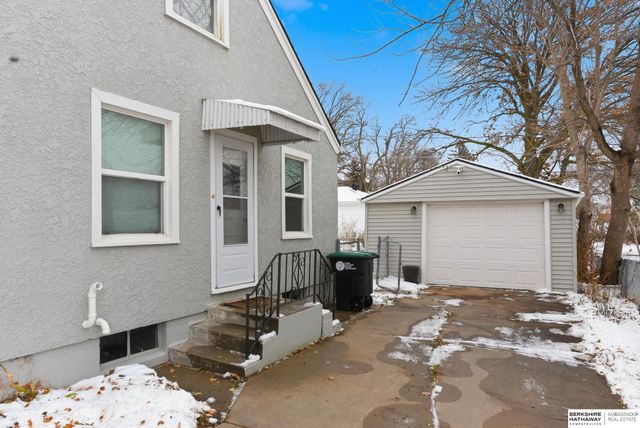 1705 S 54th Street, Omaha, NE 68106