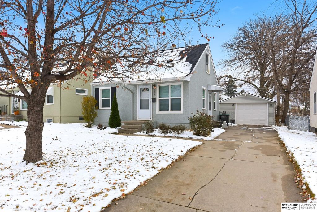 1705 S 54th Street, Omaha, NE 68106