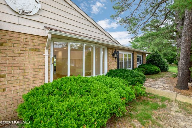 37 Cambridge Circle B, Manchester, NJ 08759