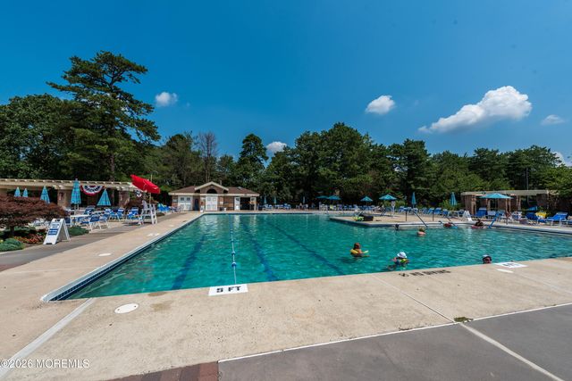 37 Cambridge Circle B, Manchester, NJ 08759