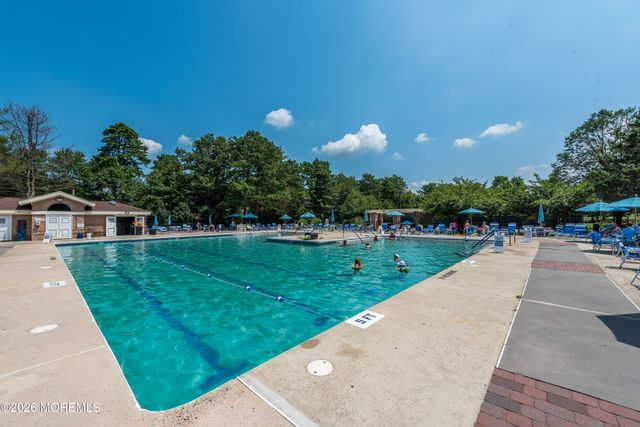37 Cambridge Circle B, Manchester, NJ 08759