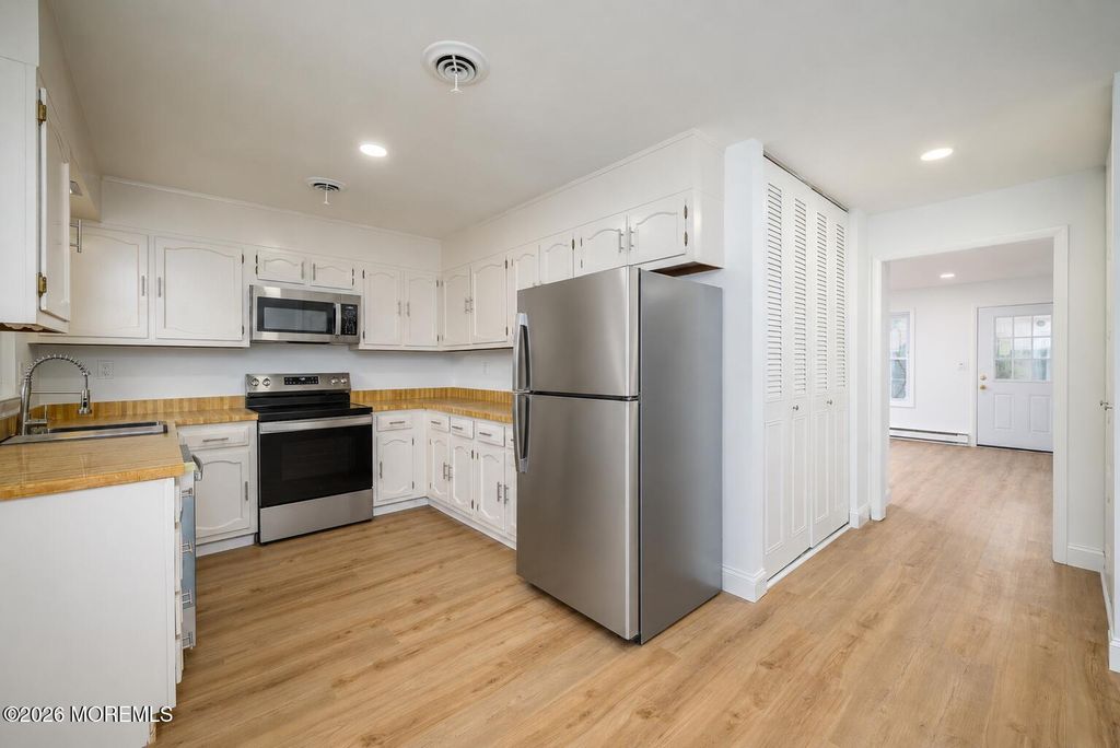 37 Cambridge Circle B, Manchester, NJ 08759