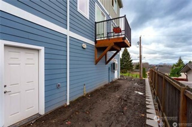 1024 N 8th Street, Mount Vernon, WA 98273