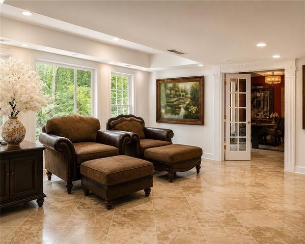 2125 River Falls Drive, Roswell, GA 30076