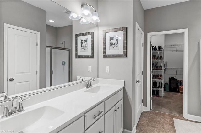 211 Hawks Nest Circle, Clemmons, NC 27012