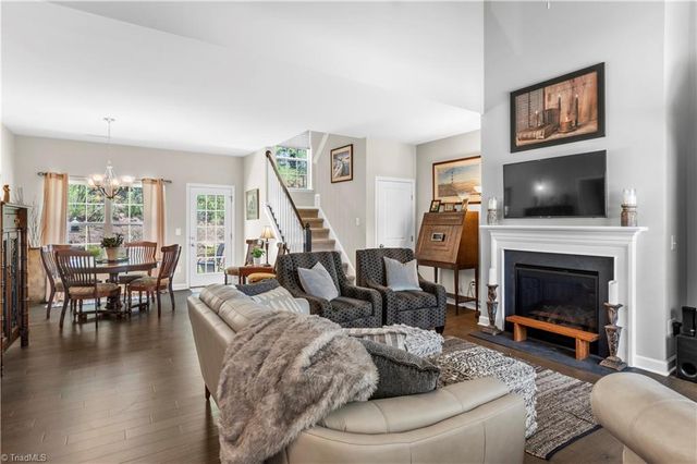 211 Hawks Nest Circle, Clemmons, NC 27012