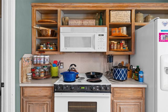 321 Village Parkway, Crowley, TX 76036