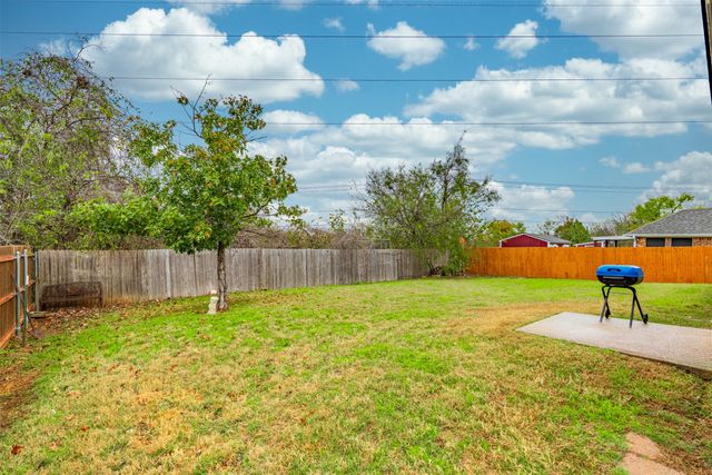 321 Village Parkway, Crowley, TX 76036