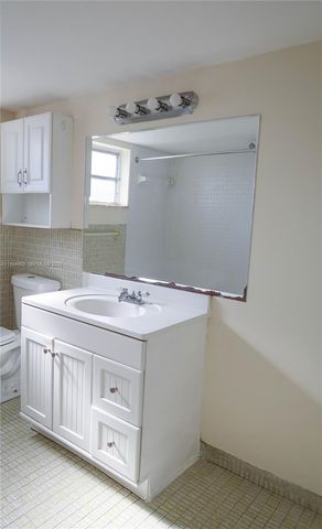 1690 NE 191st St 416-1, Miami, FL 33179