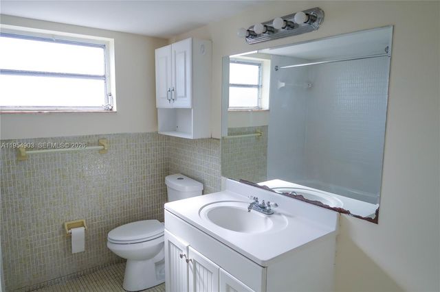 1690 NE 191st St 416-1, Miami, FL 33179