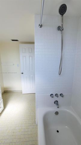 1690 NE 191st St 416-1, Miami, FL 33179