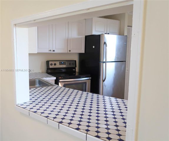 1690 NE 191st St 416-1, Miami, FL 33179