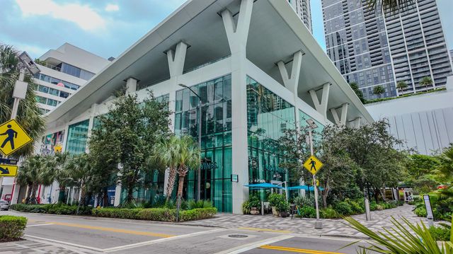 851 NE 1st Avenue 812, Miami, FL 33132