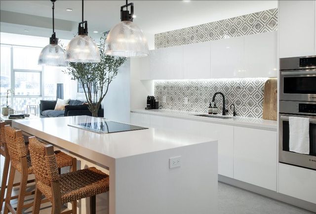 851 NE 1st Avenue 812, Miami, FL 33132