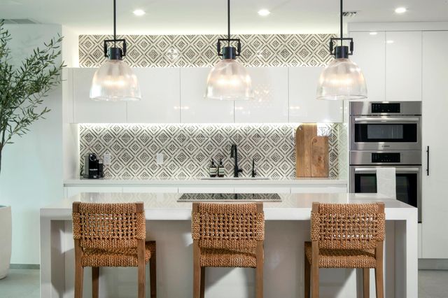 851 NE 1st Avenue 812, Miami, FL 33132