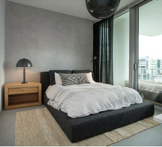 851 NE 1st Avenue 812, Miami, FL 33132