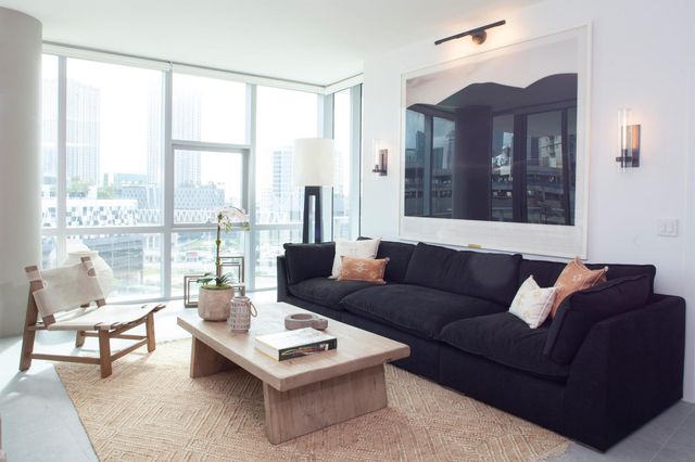 851 NE 1st Avenue 812, Miami, FL 33132