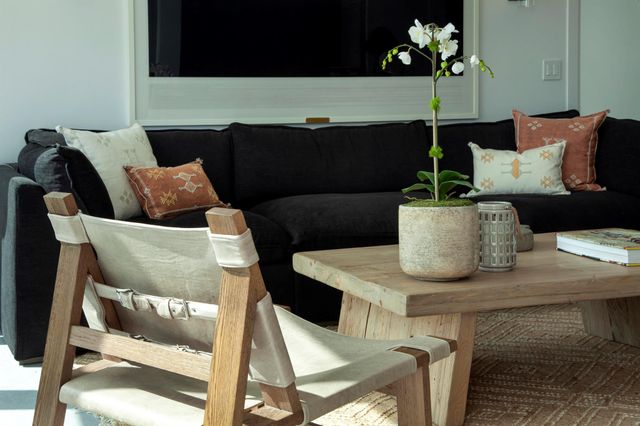 851 NE 1st Avenue 812, Miami, FL 33132