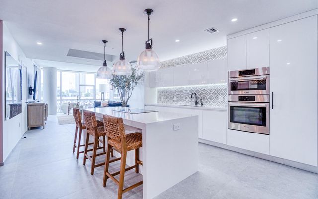 851 NE 1st Avenue 812, Miami, FL 33132