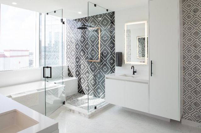 851 NE 1st Avenue 812, Miami, FL 33132