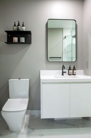 851 NE 1st Avenue 812, Miami, FL 33132