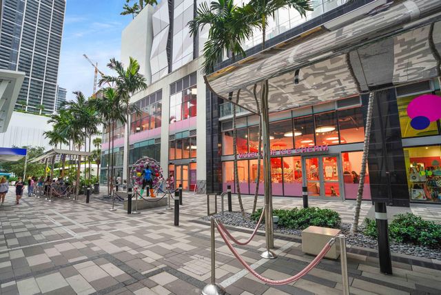 851 NE 1st Avenue 812, Miami, FL 33132