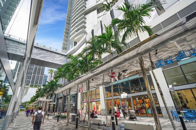 851 NE 1st Avenue 812, Miami, FL 33132