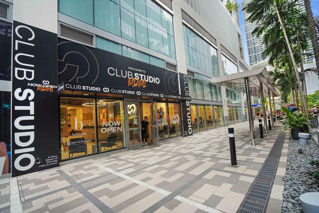 851 NE 1st Avenue 812, Miami, FL 33132