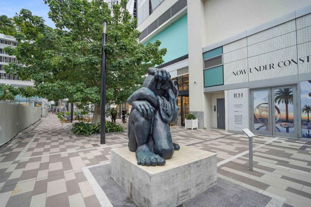 851 NE 1st Avenue 812, Miami, FL 33132