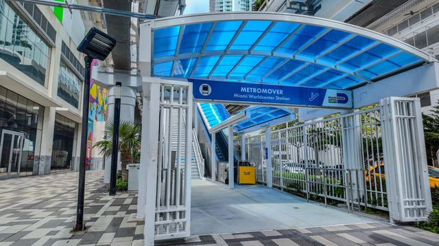 851 NE 1st Avenue 812, Miami, FL 33132