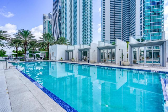 851 NE 1st Avenue 812, Miami, FL 33132