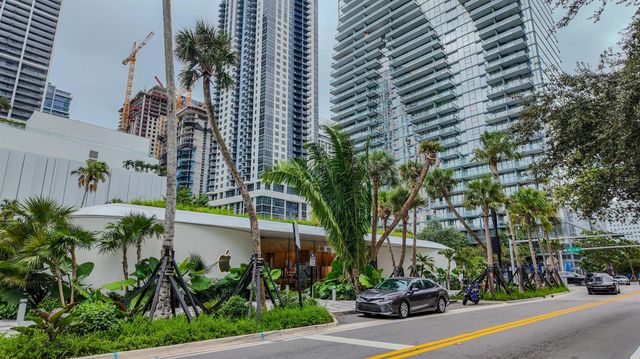 851 NE 1st Avenue 812, Miami, FL 33132
