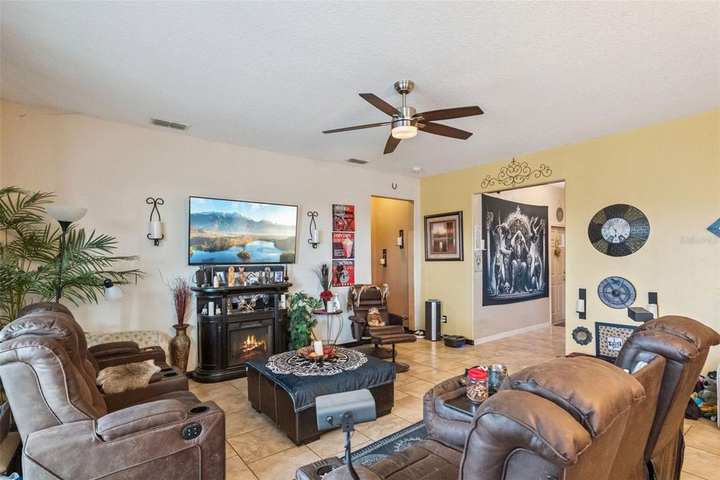 Image 10 of property listing at 9889 LENOX STREET, Clermont, FL 34711