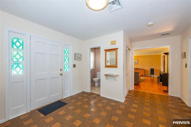32 Natalie Drive, West Caldwell, NJ 07006