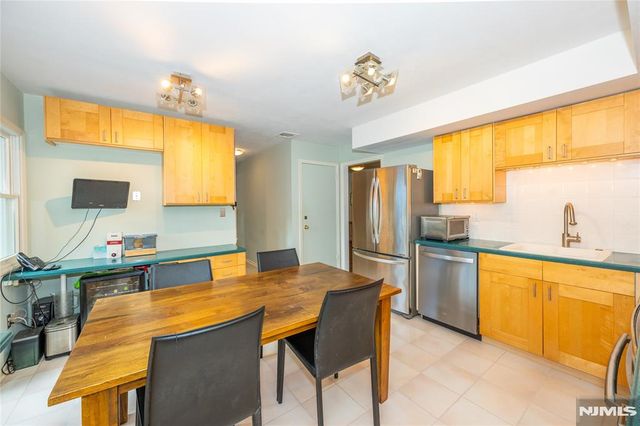 32 Natalie Drive, West Caldwell, NJ 07006
