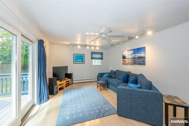 32 Natalie Drive, West Caldwell, NJ 07006