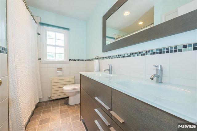 32 Natalie Drive, West Caldwell, NJ 07006