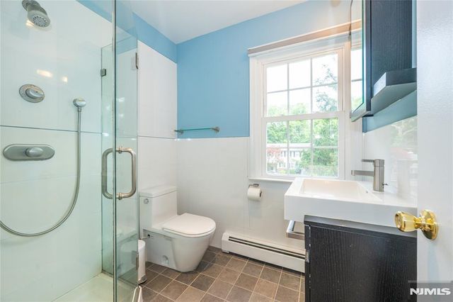 32 Natalie Drive, West Caldwell, NJ 07006